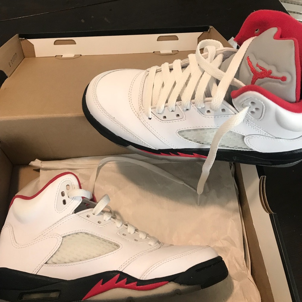 Air Jordan Retro 5 Sz 5Y